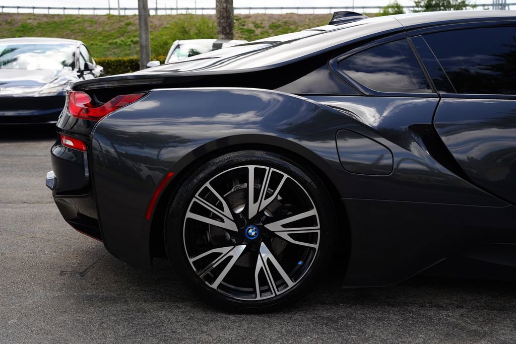 Used 2015 BMW i8 image 6