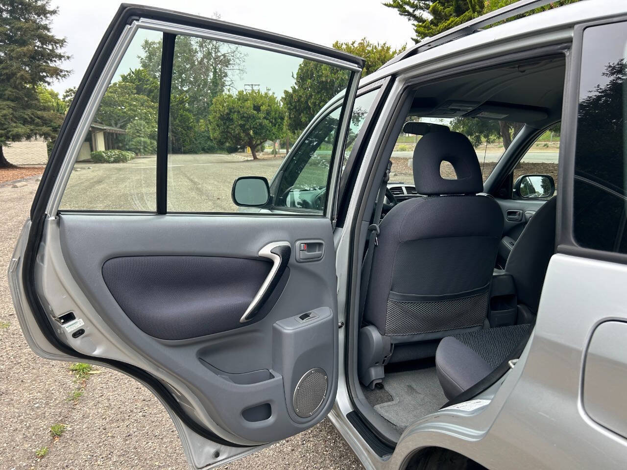 Used 2003 Toyota RAV4 2WD image 28