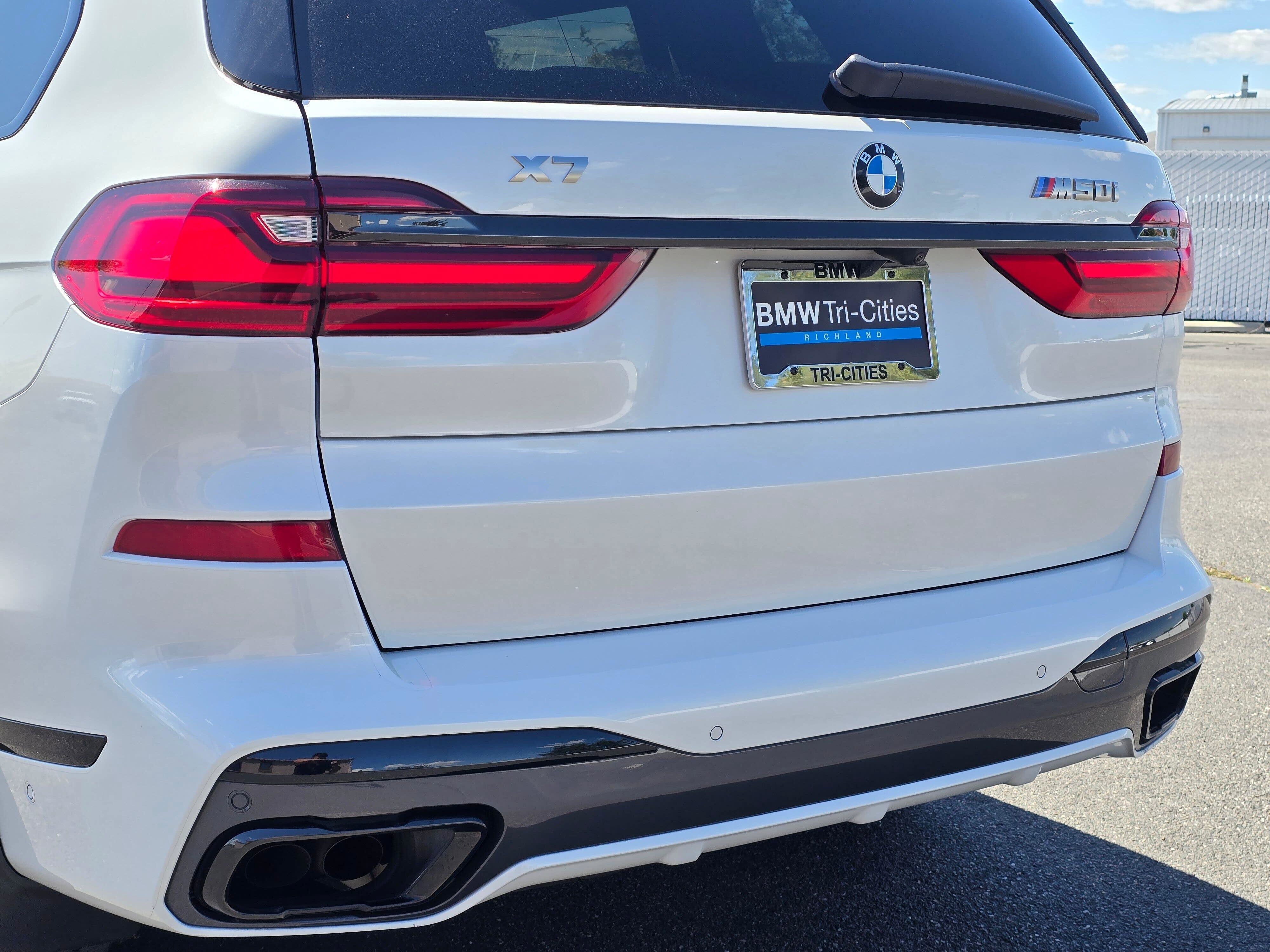 Used 2022 BMW X7 M50i AWD/4WD image 7