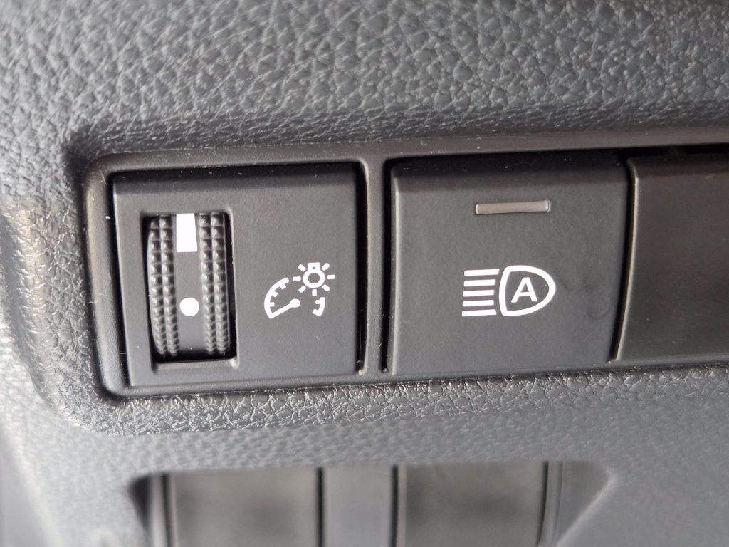 Used 2023 Toyota Corolla Cross LE w/ Moonroof Package AWD/4WD image 8