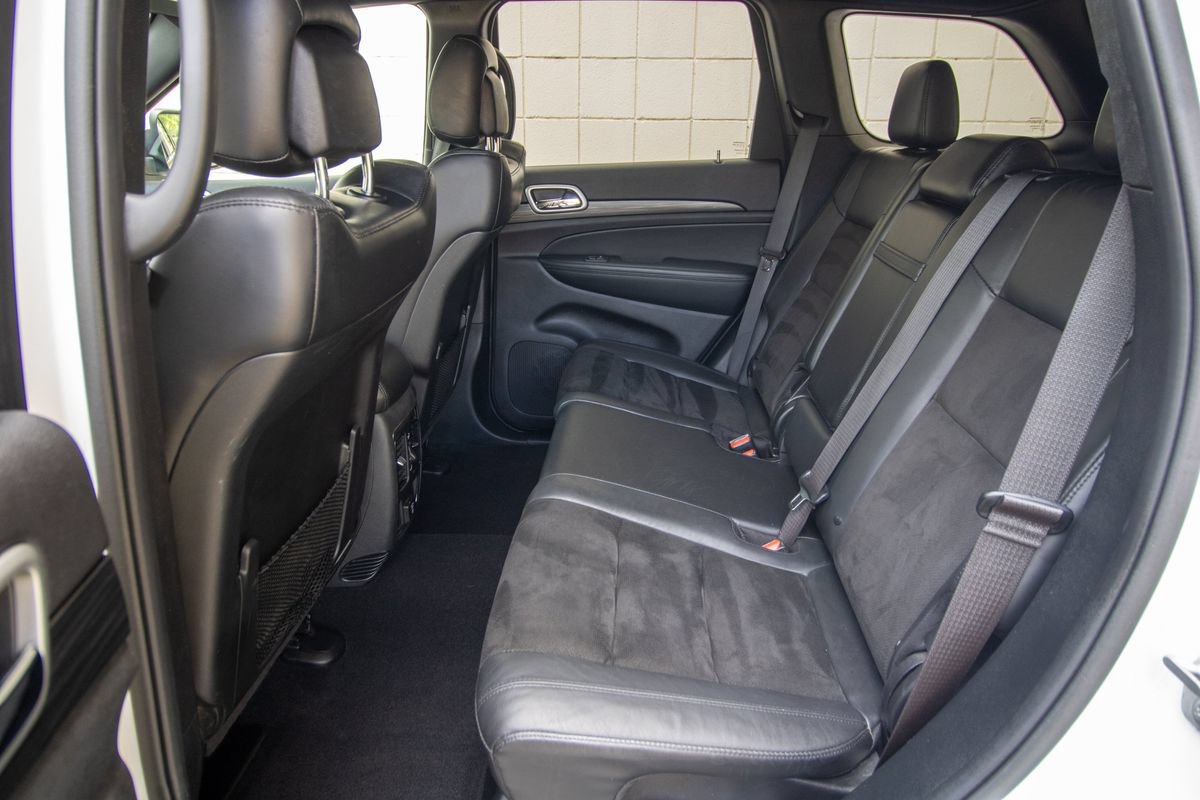 Used 2020 Jeep Grand Cherokee Altitude RWD image 16
