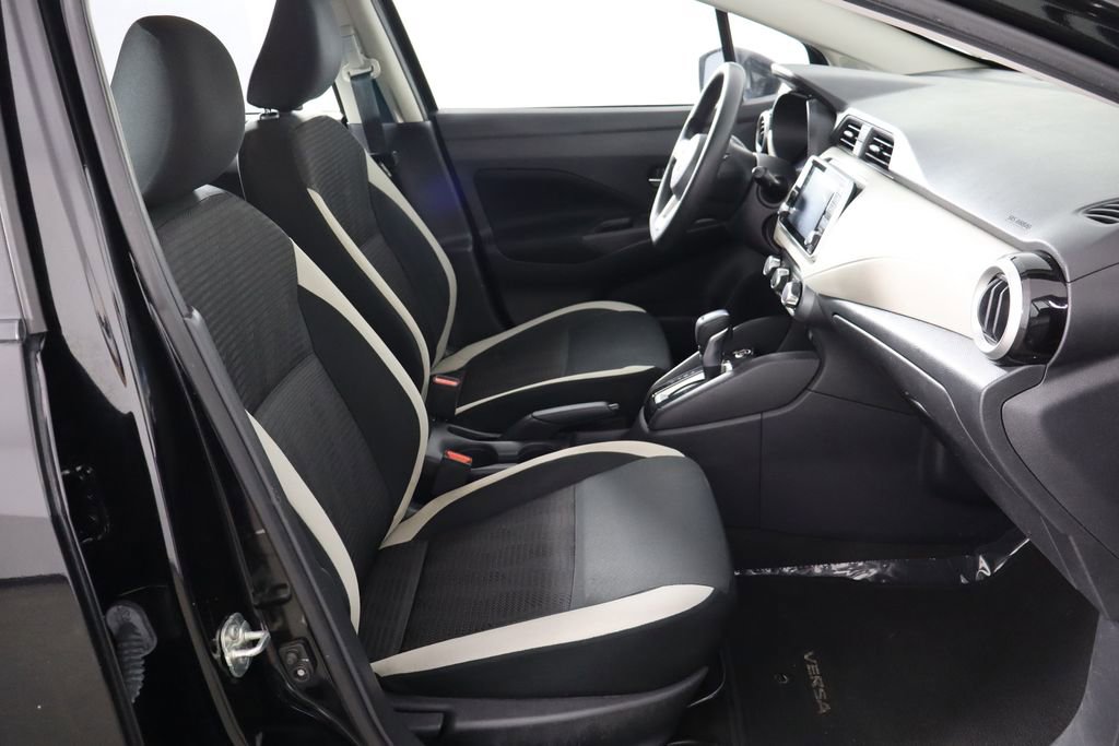 Used 2021 Nissan Versa SV image 16