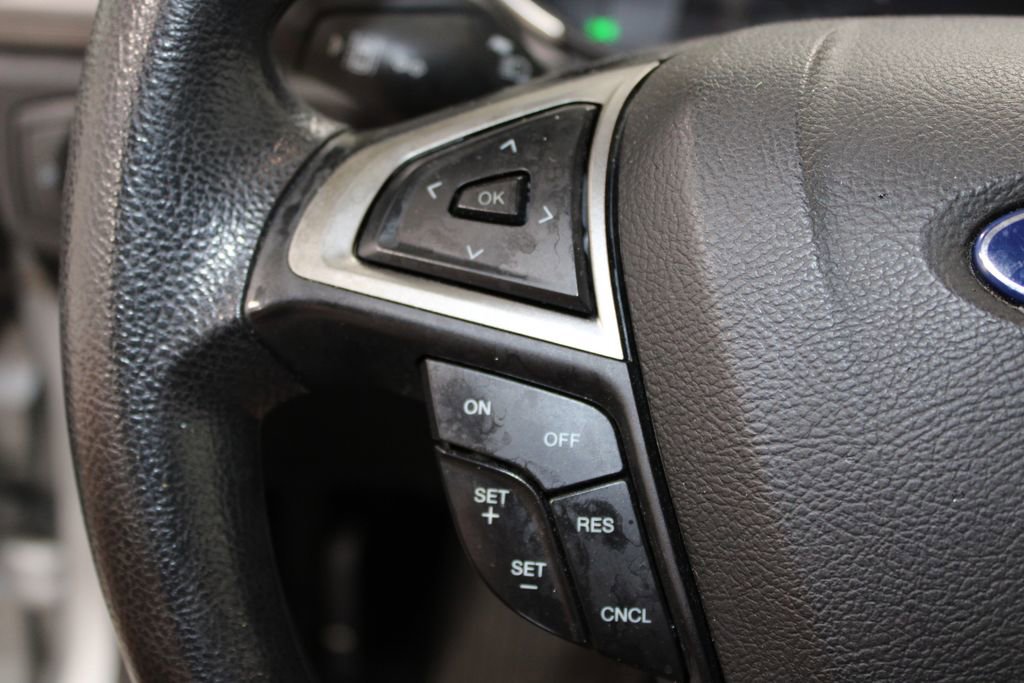 Used 2020 Ford Fusion SE image 21