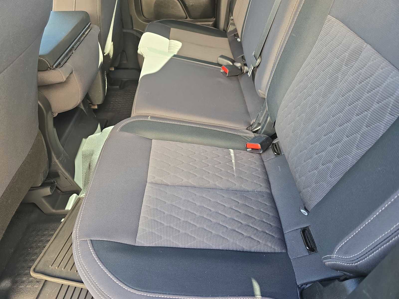 Used 2022 Nissan Titan S image 12