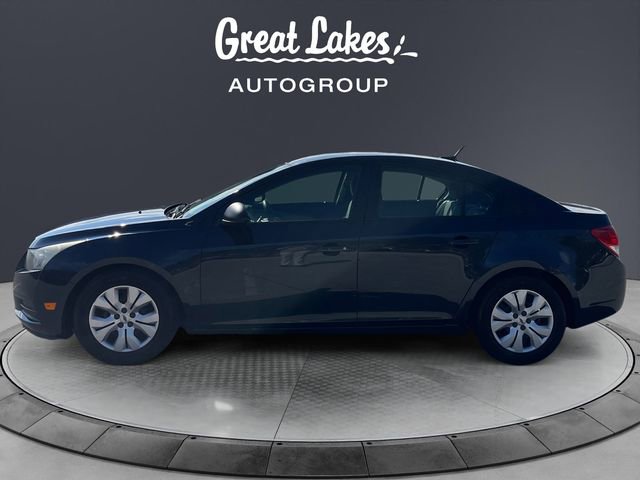 Used 2014 Chevrolet Cruze LS image 2