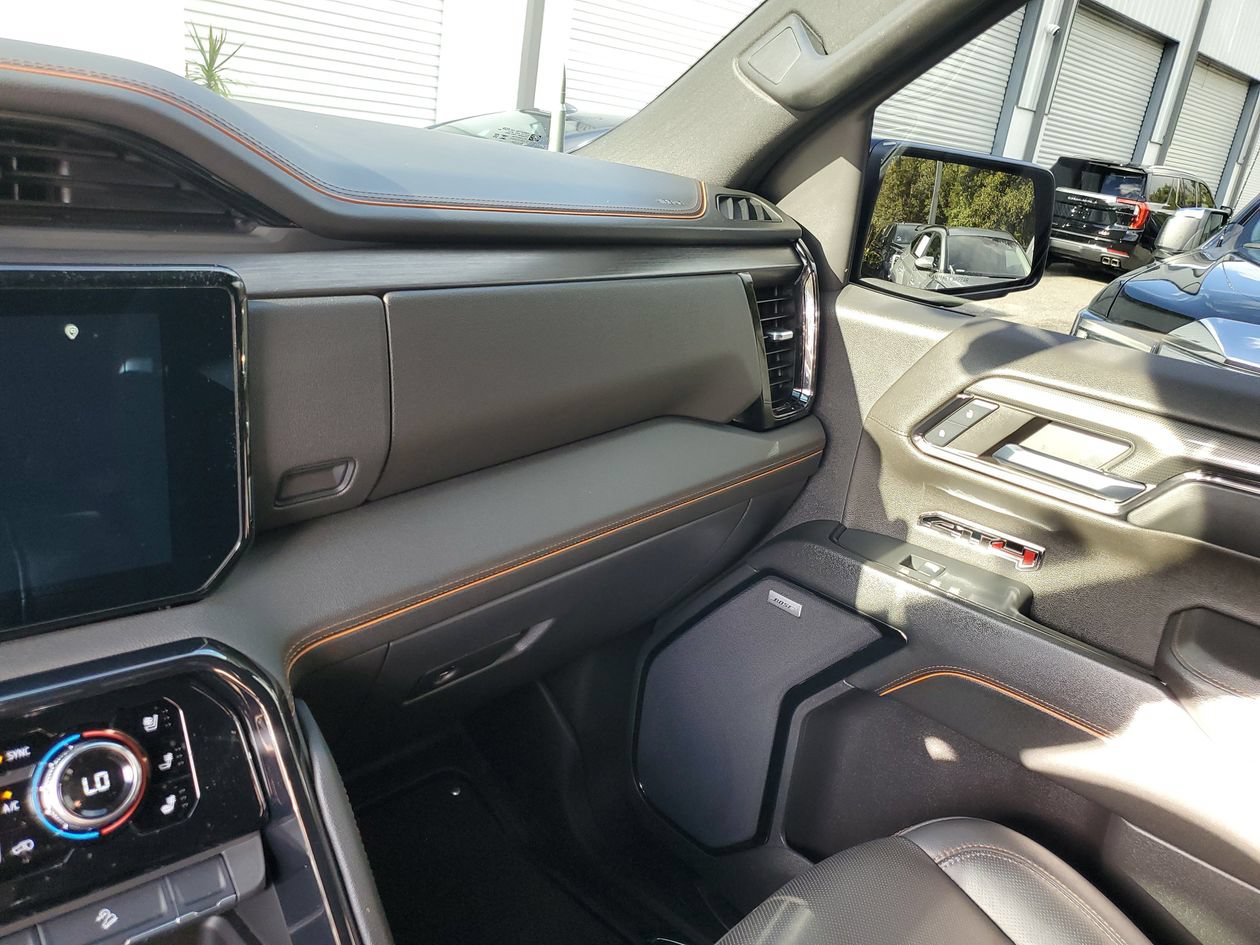 Used 2024 GMC Sierra 1500 AT4 w/ Technology Package AWD/4WD image 26