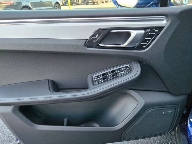 Used 2025 Porsche Macan image 20