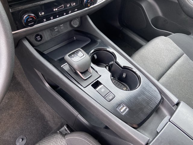 Used 2024 Nissan Rogue SV FWD image 24