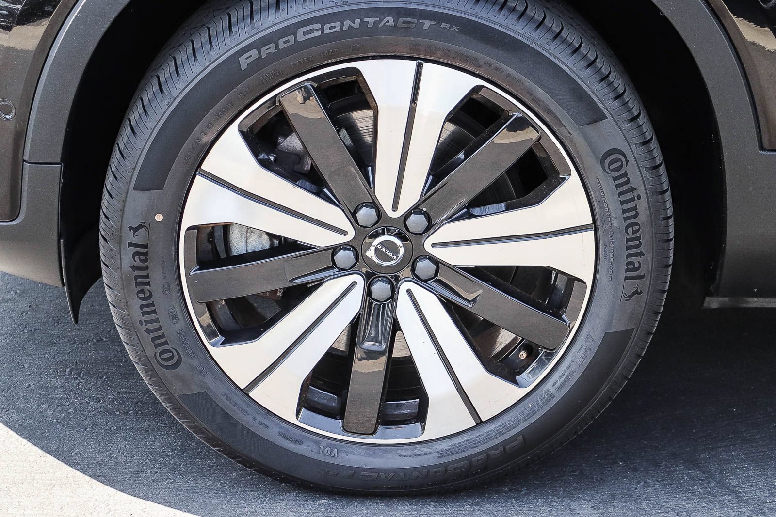 Used 2023 Volvo C40 P8 Recharge Plus w/ Protection Package Premier AWD/4WD image 11