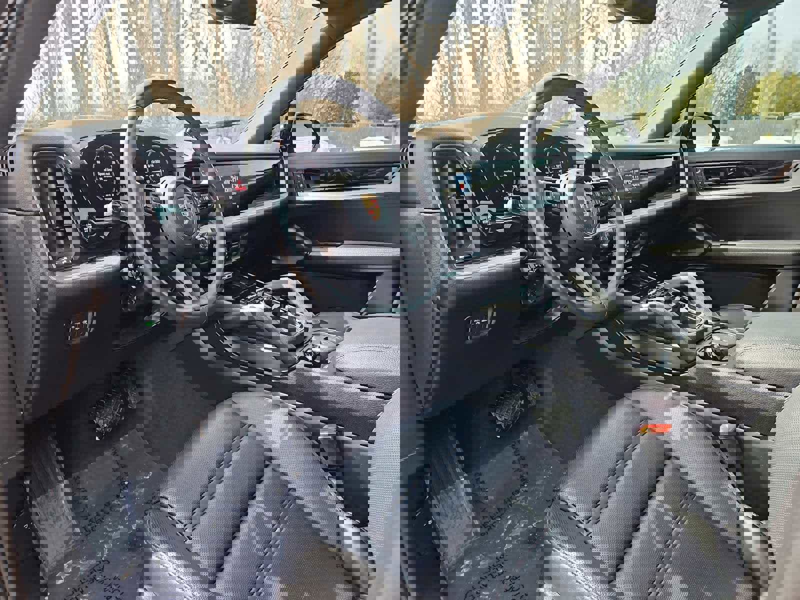 Certified 2024 Porsche Cayenne Coupe image 11