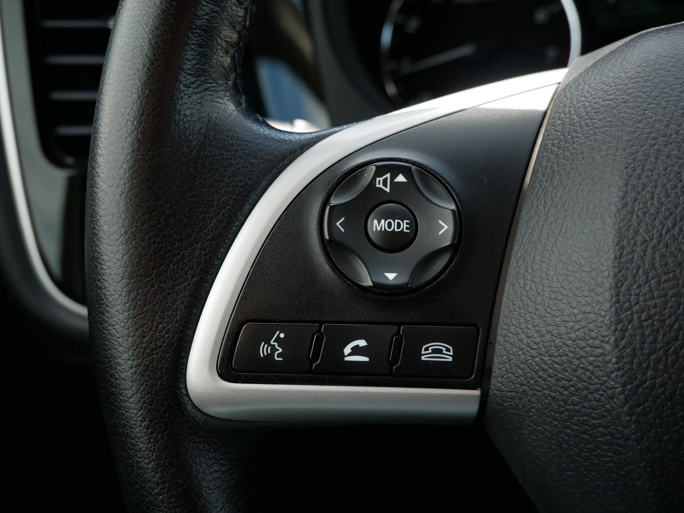 Used 2015 Mitsubishi Outlander SE FWD image 28