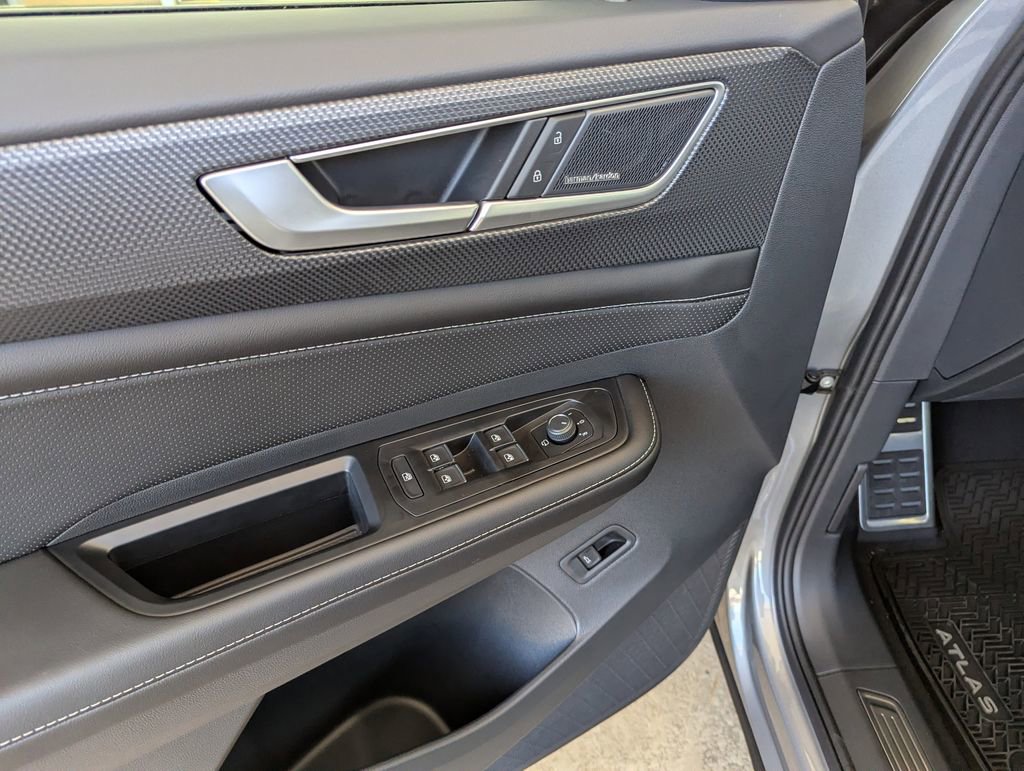 New 2026 Volkswagen Atlas Cross Sport SEL Premium R-Line image 19