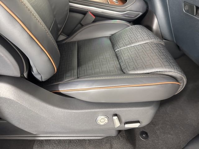 New 2025 Lincoln Navigator Black Label image 23