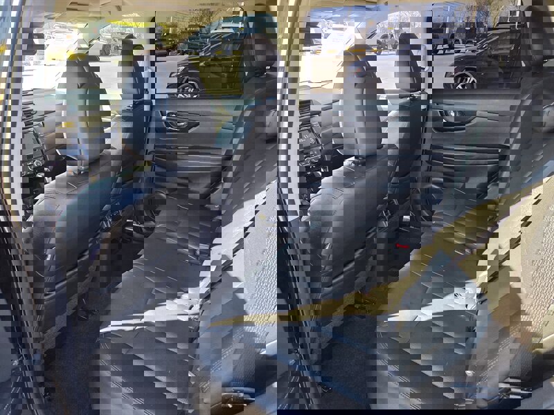 Used 2017 Nissan Rogue SL w/ SL Premium Package image 11