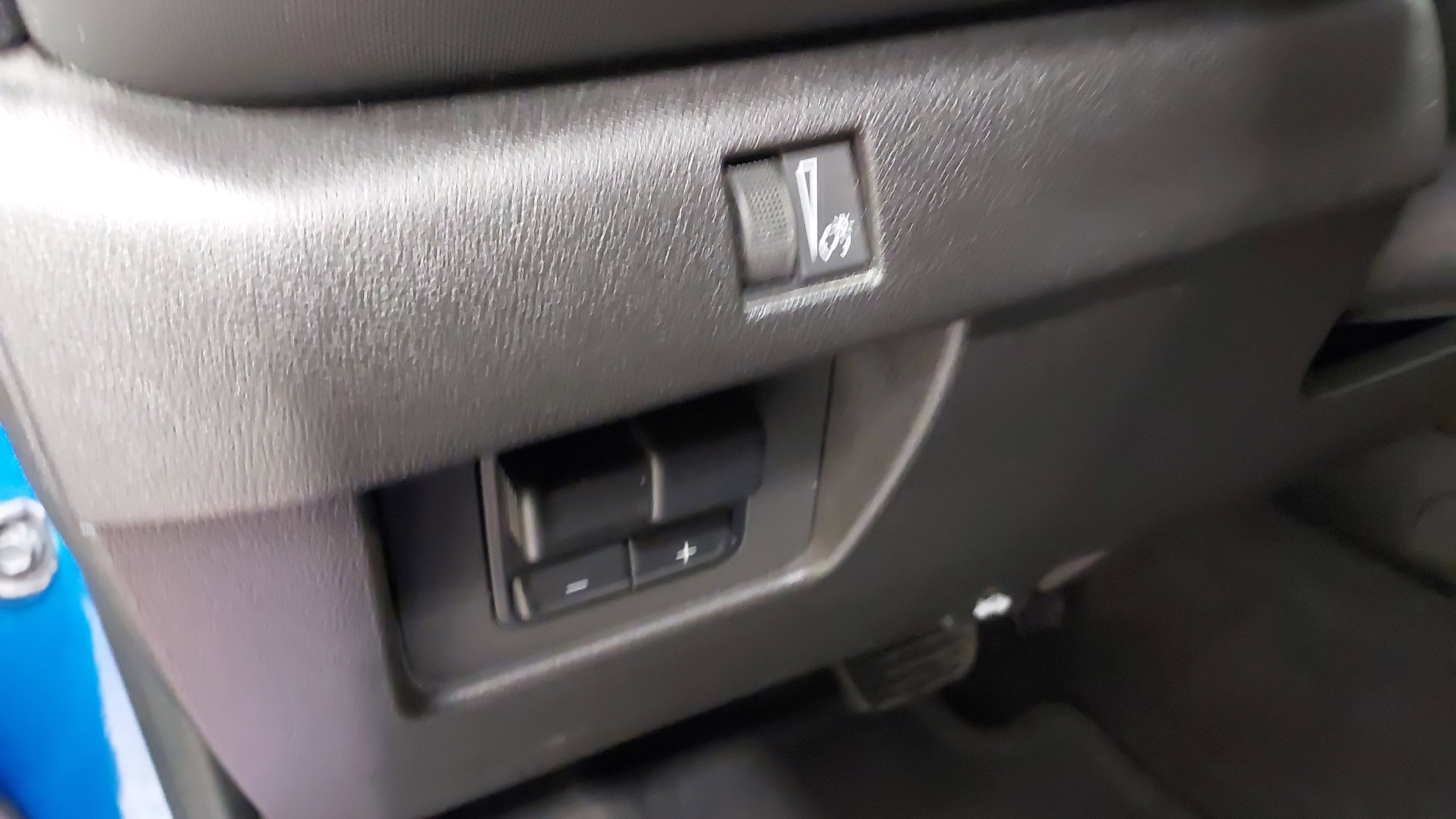 Used 2024 Chevrolet Colorado Z71 w/ Z71 Convenience Package 2 image 23