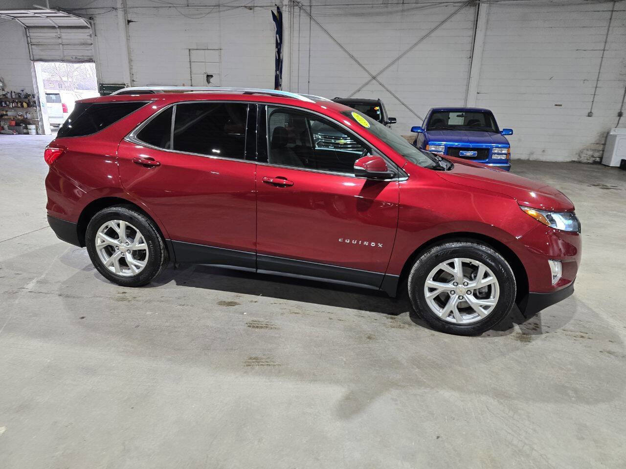 Used 2018 Chevrolet Equinox LT w/ Sun & Infotainment Package AWD/4WD image 16