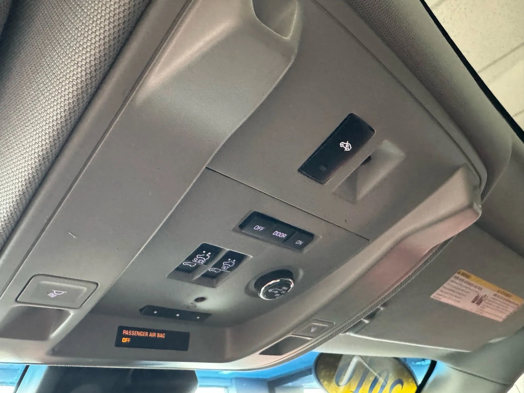 Used 2016 GMC Yukon Denali w/ Enhanced Security Package image 35