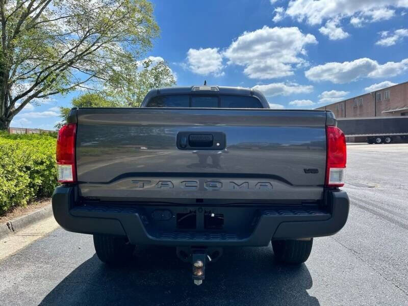 Used 2016 Toyota Tacoma SR5 RWD image 7