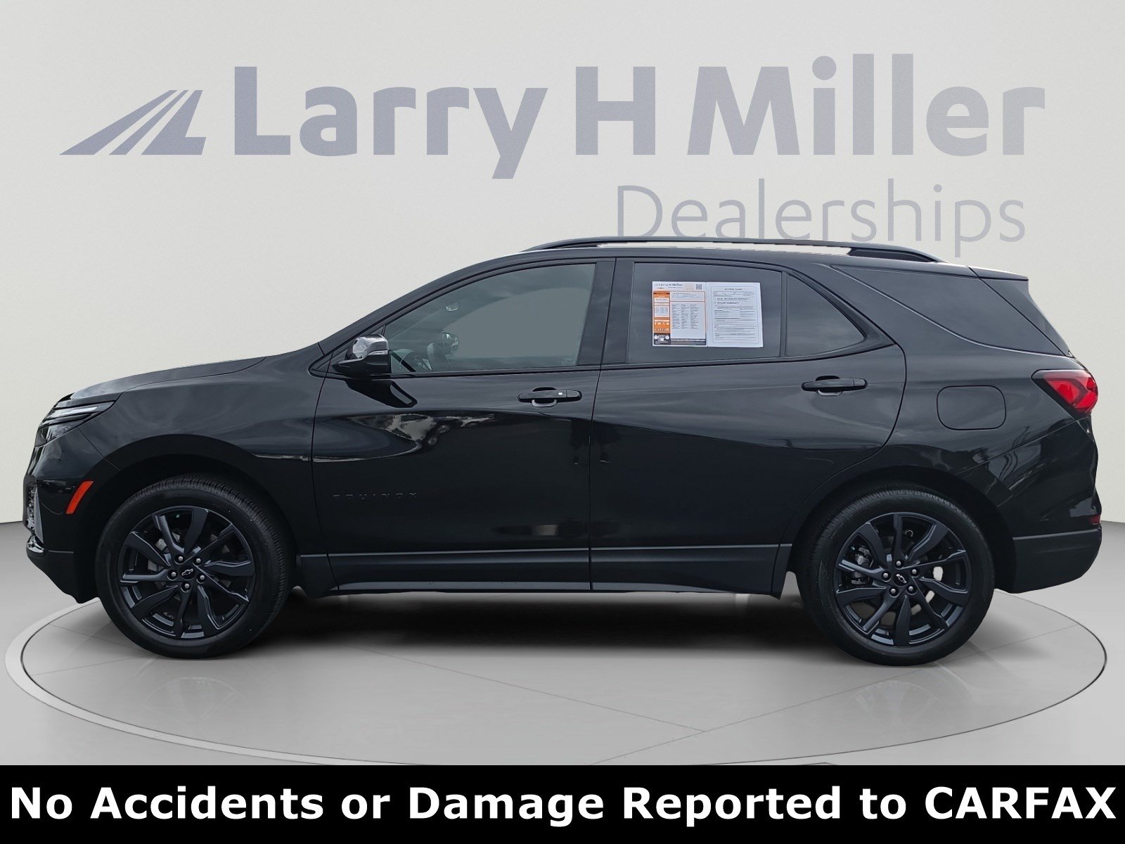 Certified 2024 Chevrolet Equinox RS w/ RS Leather Package AWD/4WD image 2