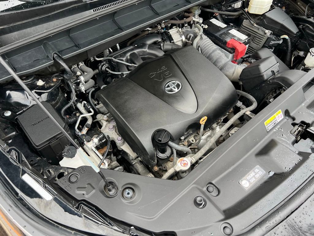 Used 2020 Toyota Highlander Platinum image 47