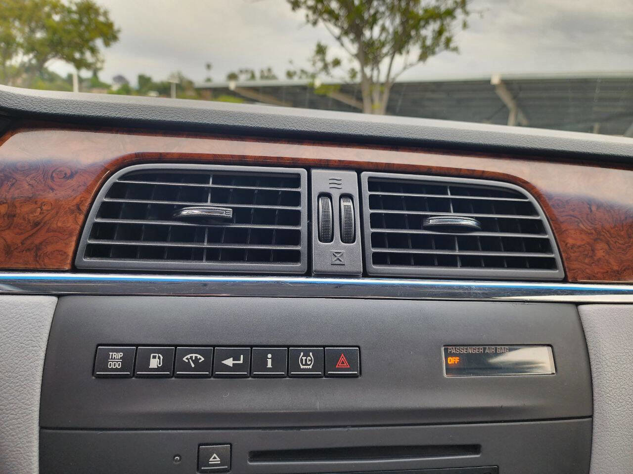 Used 2005 Buick LaCrosse CXS image 38