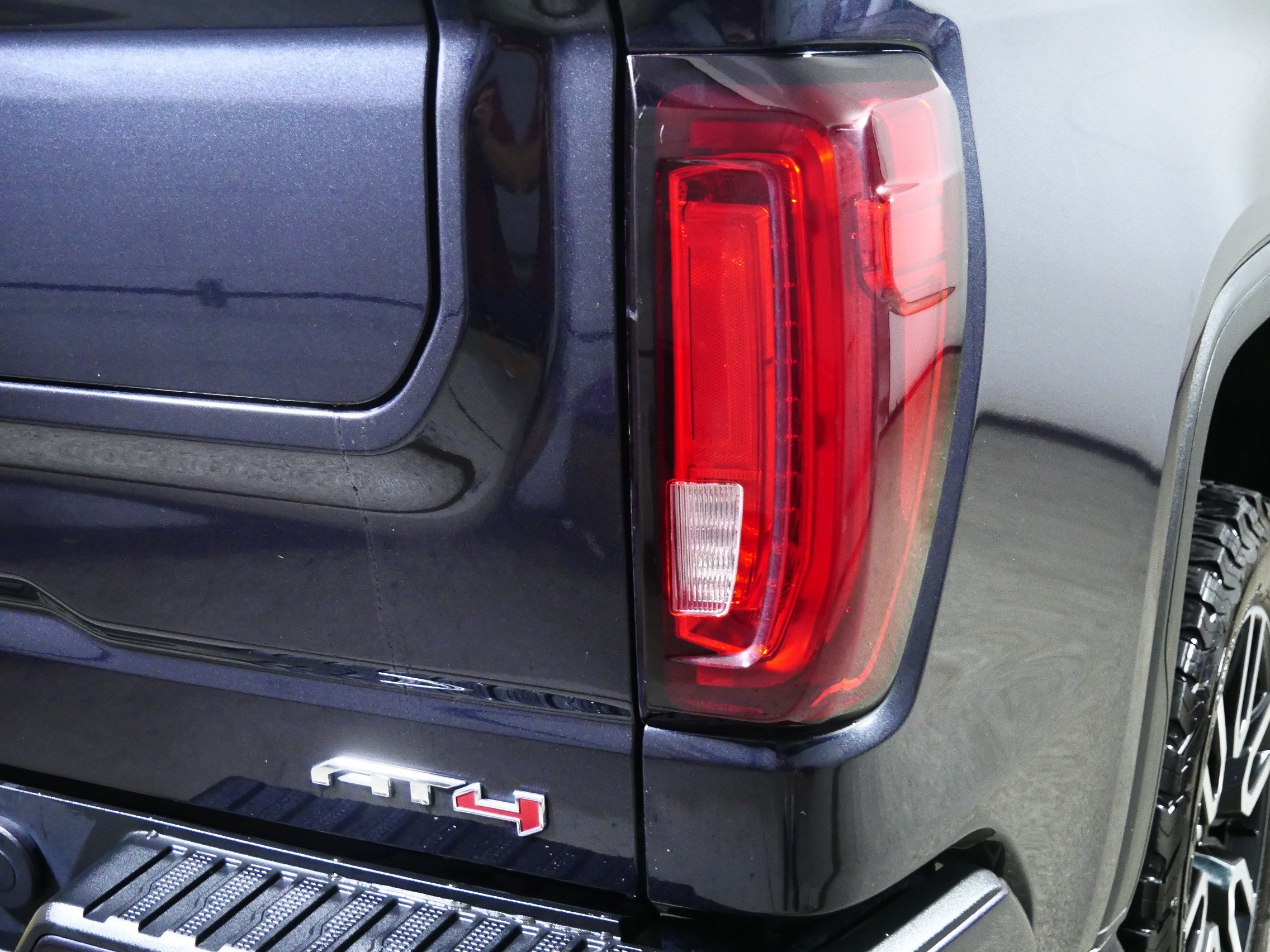 Used 2022 GMC Sierra 1500 AT4 w/ AT4 Premium Package AWD/4WD image 17