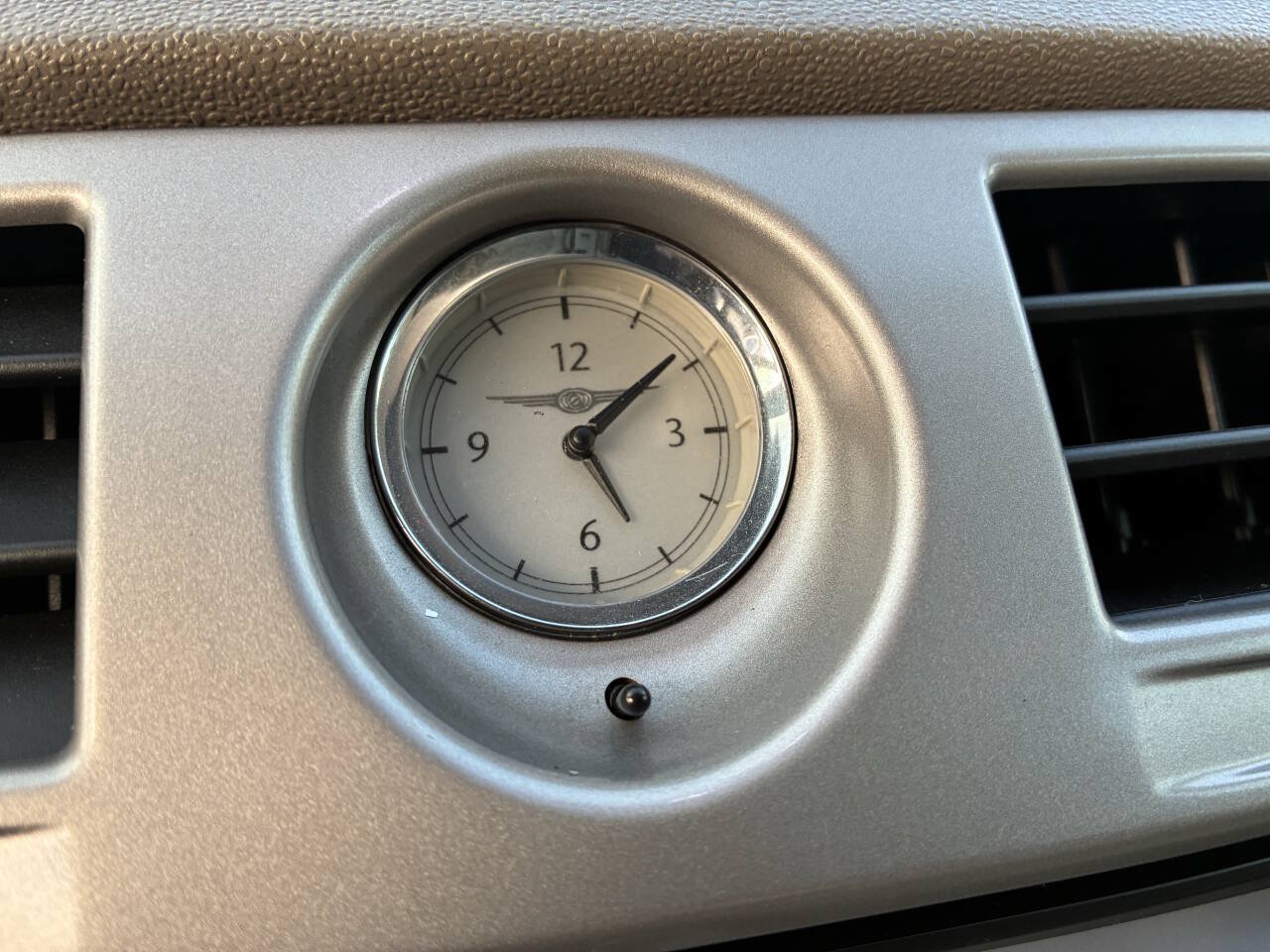 Used 2008 Chrysler Sebring Limited w/ Luxury Group FWD image 23