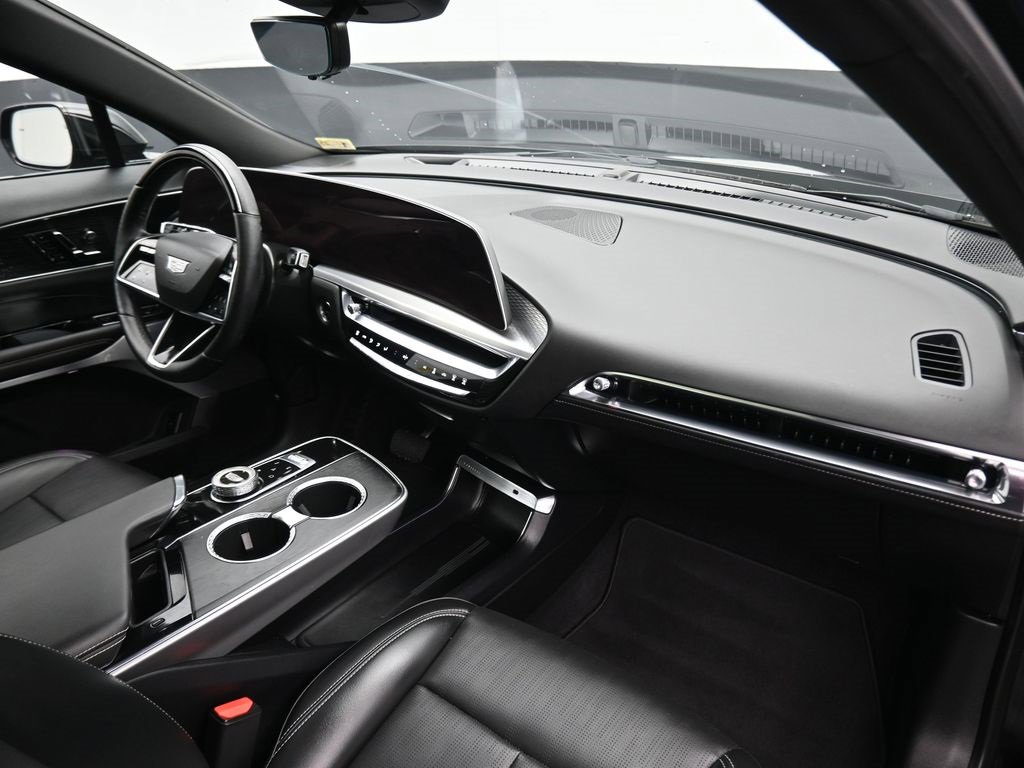 Used 2023 Cadillac Lyriq 2WD image 51
