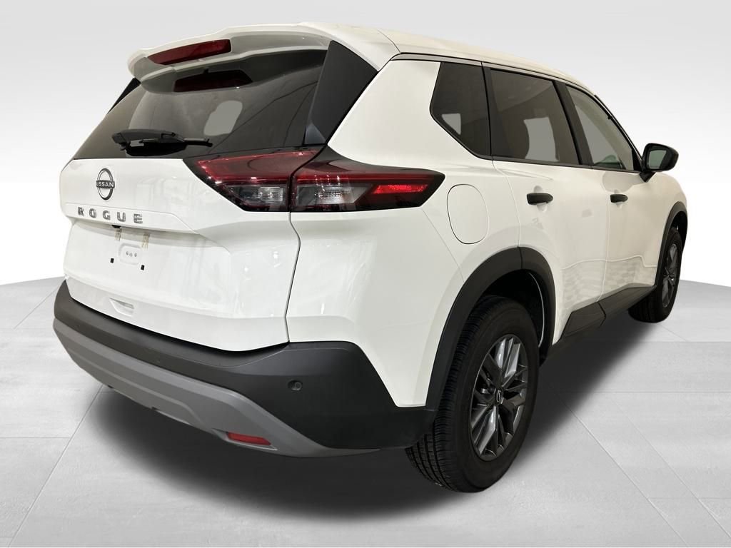 Used 2023 Nissan Rogue S image 5