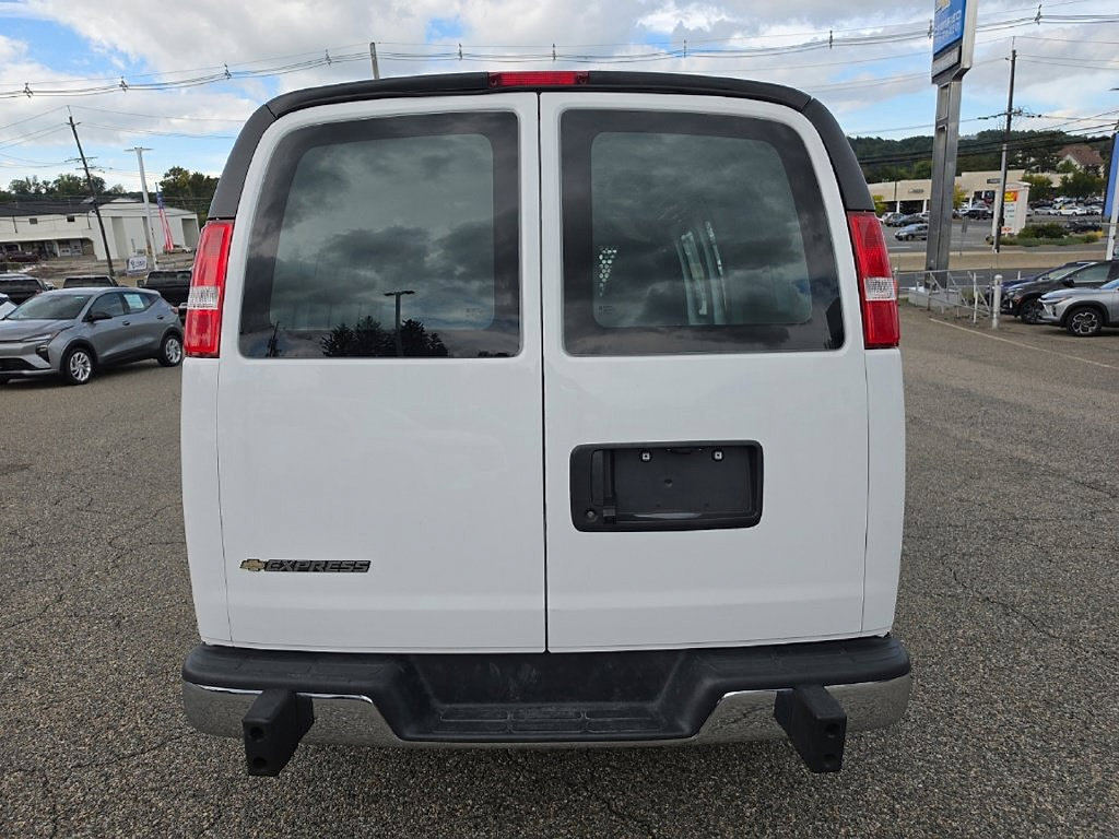 Certified 2025 Chevrolet Express 2500 w/ Driver Convenience Package RWD image 5