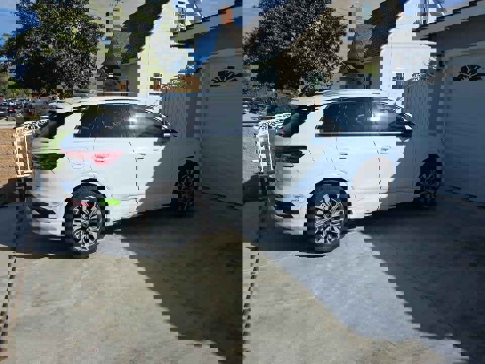 Used 2023 Audi Q4 e-tron Premium Plus w/ Premium Plus image 8