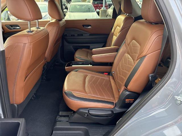 Certified 2023 Nissan Pathfinder Platinum image 10