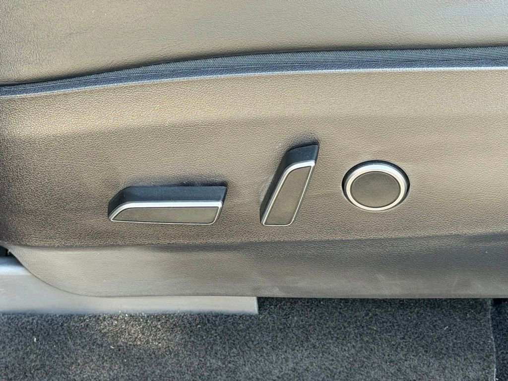 Used 2021 Tesla Model Y Long Range AWD/4WD image 19