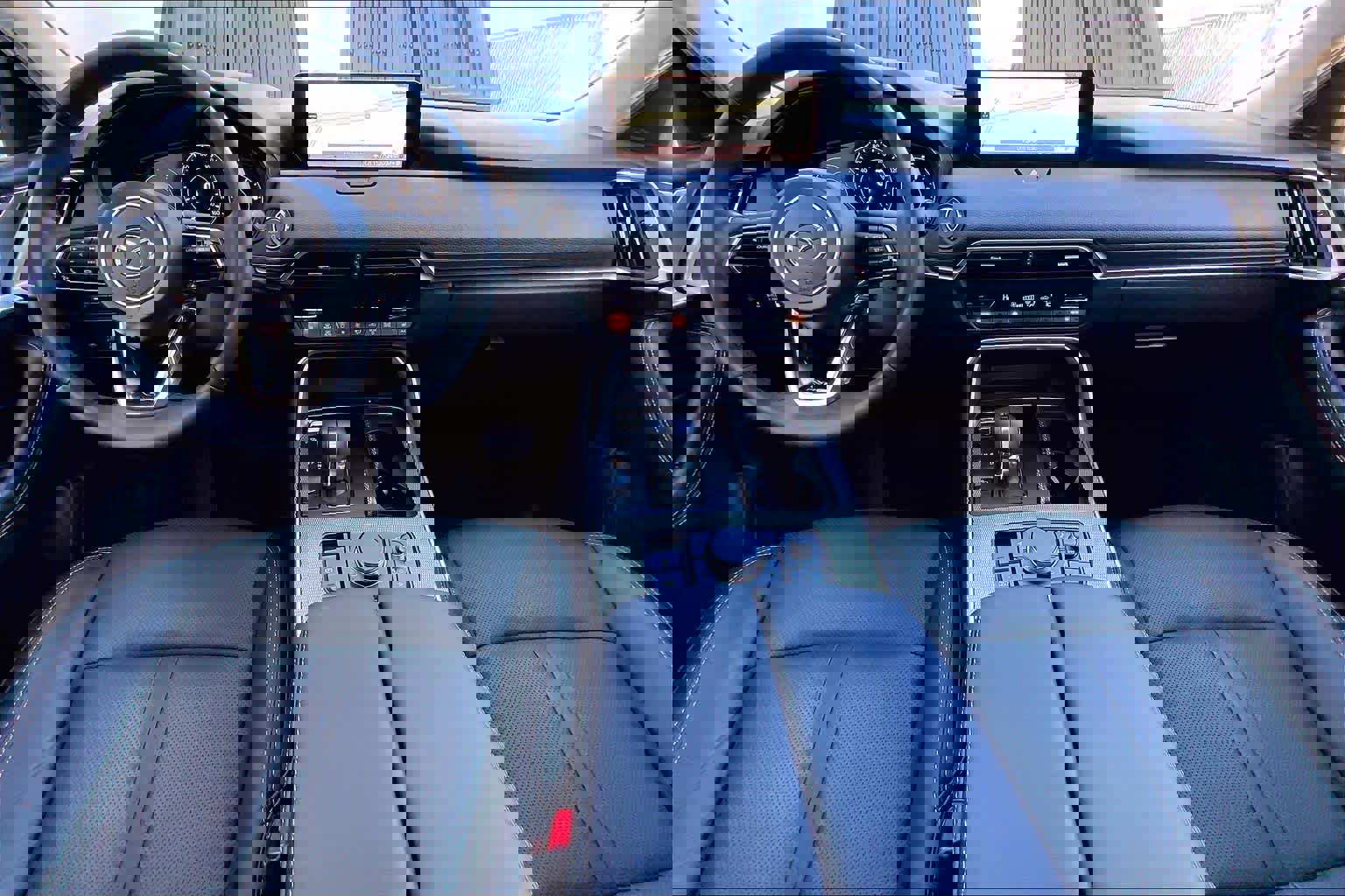 Used 2024 MAZDA CX-90 Plug-In Hybrid w/ Premium Pkg image 16