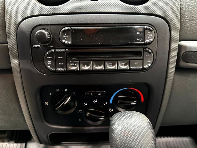 Used 2007 Jeep Liberty Sport AWD/4WD image 18