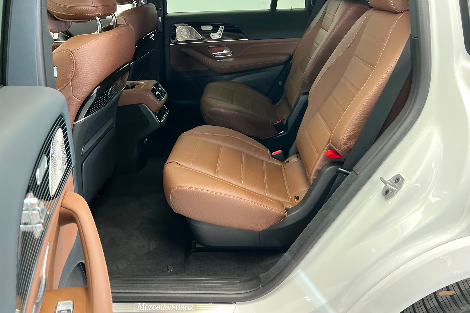 New 2026 Mercedes-Benz GLS 450 4MATIC image 23