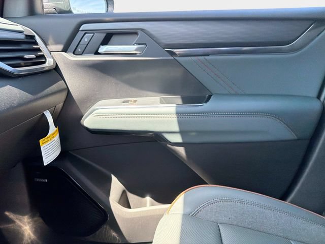 New 2026 GMC Acadia AT4 w/ Luxury Package AWD/4WD image 19