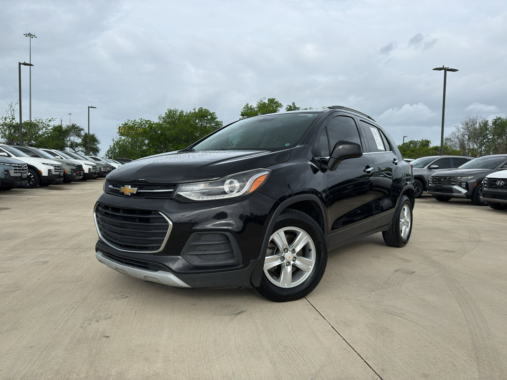 Used 2020 Chevrolet Trax LT w/ LT Convenience Package image 2