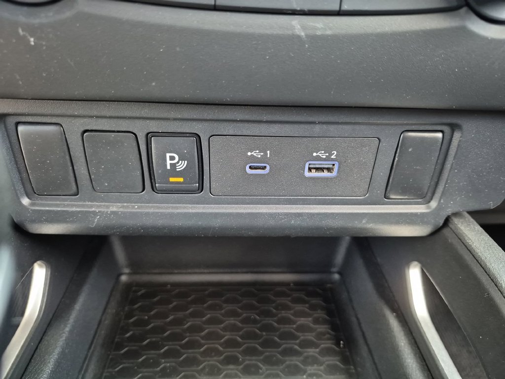 Used 2025 Nissan Frontier SV RWD image 37