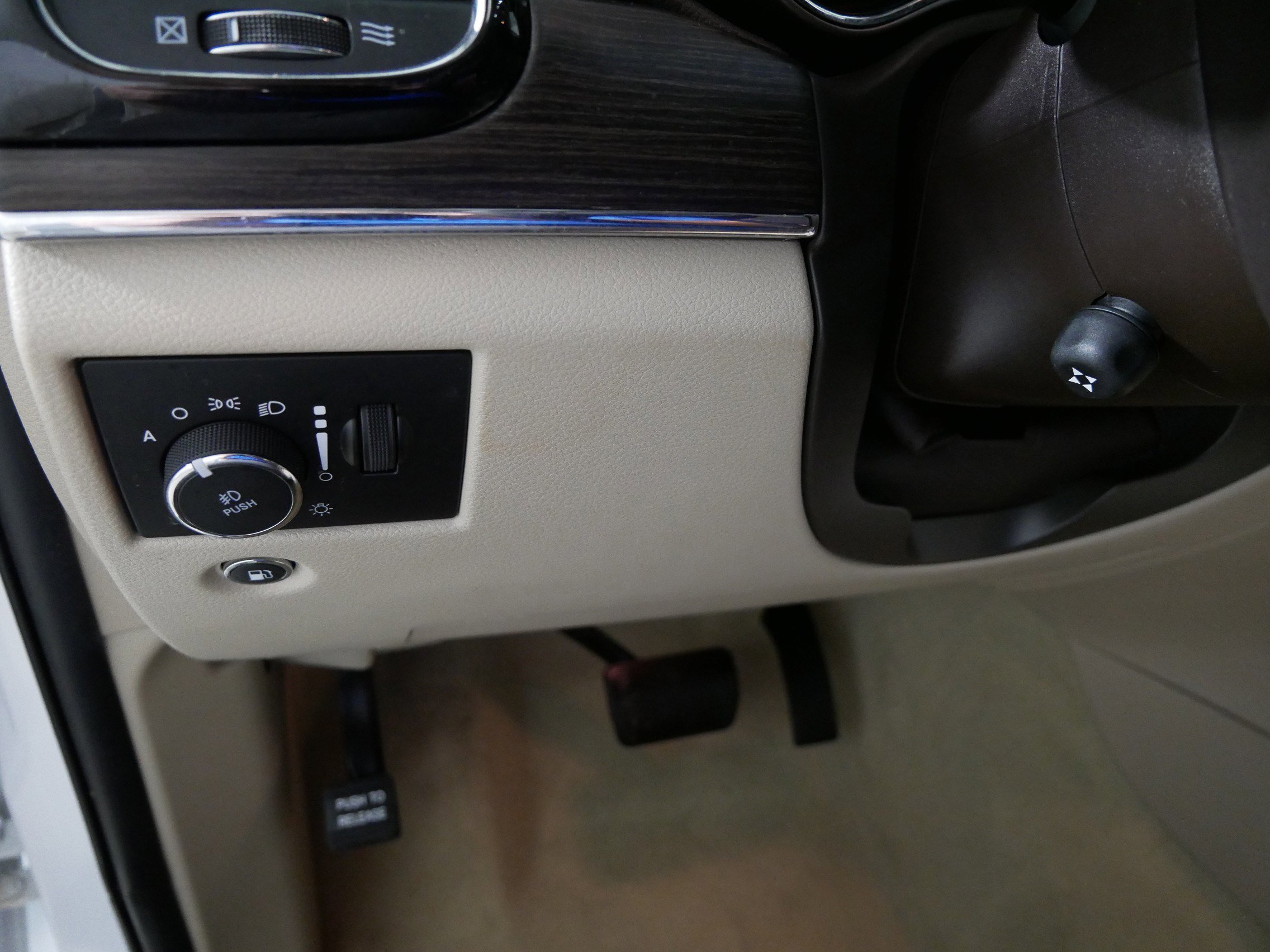 Used 2020 Jeep Grand Cherokee Overland image 26