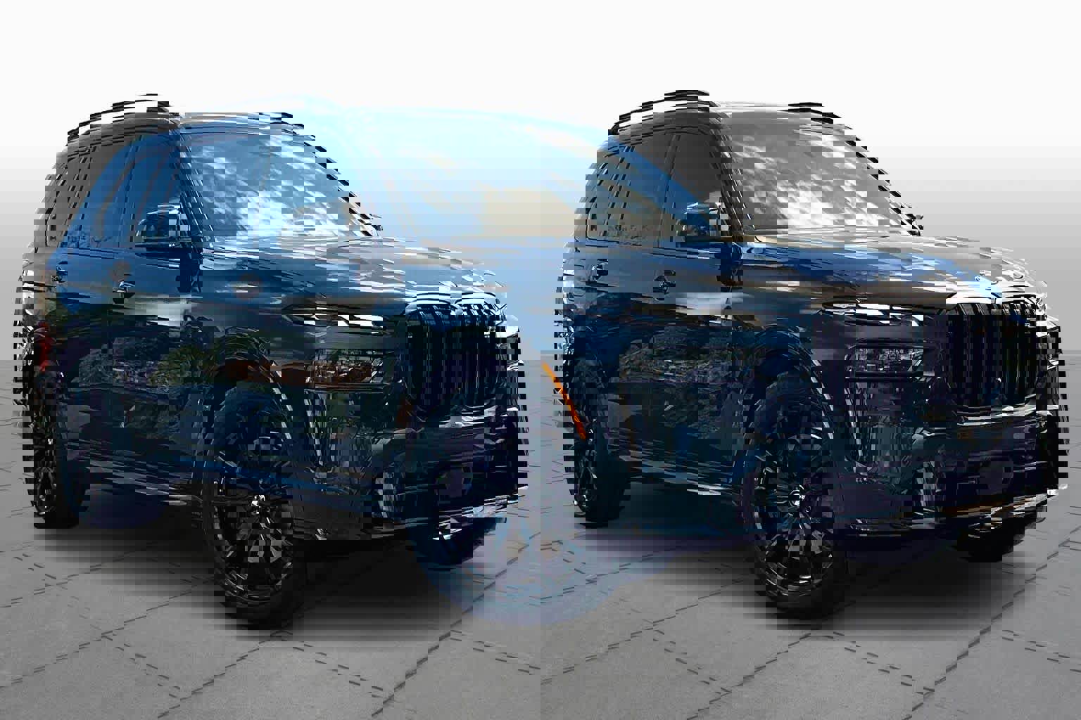 Certified 2024 BMW X7 M60i w/ Executive Package image 3