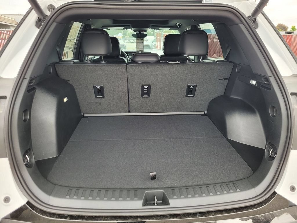 New 2026 GMC Terrain AT4 w/ Technology Package II AWD/4WD image 7