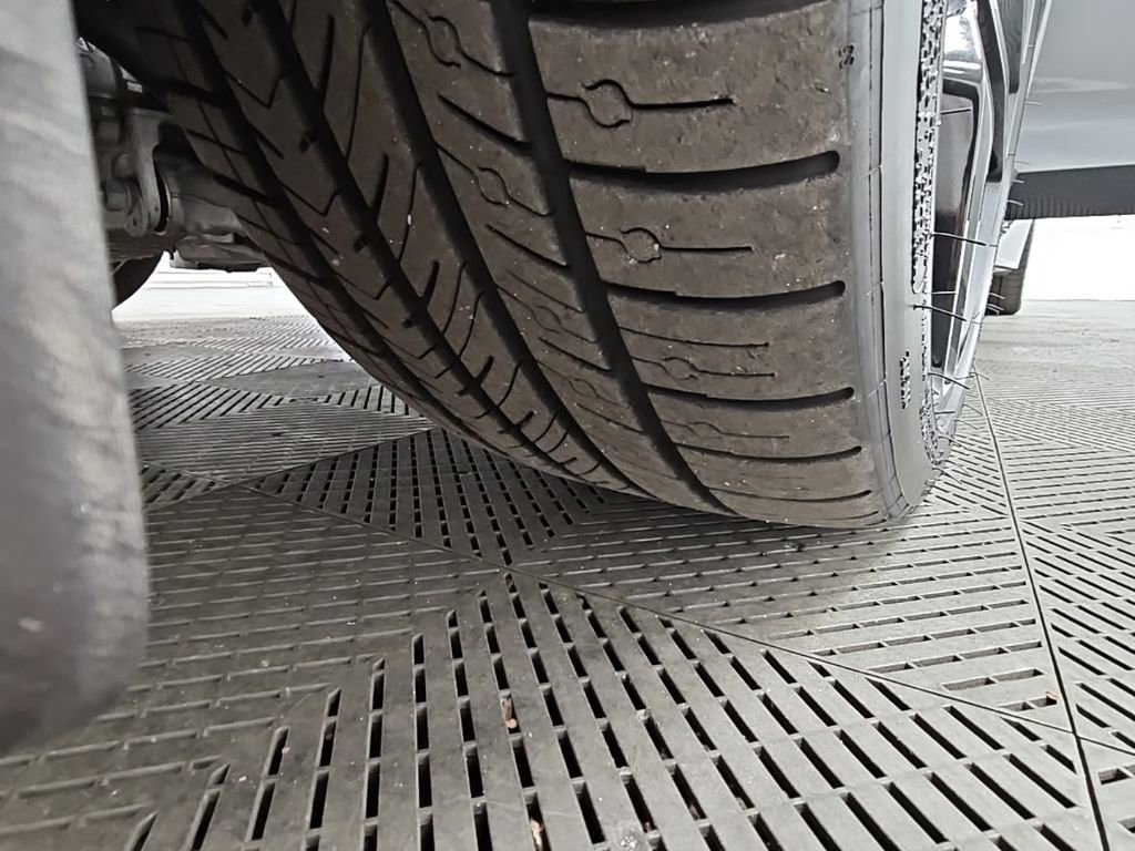 Used 2019 Chevrolet Corvette Stingray Coupe w/ Battery Protection Package image 40