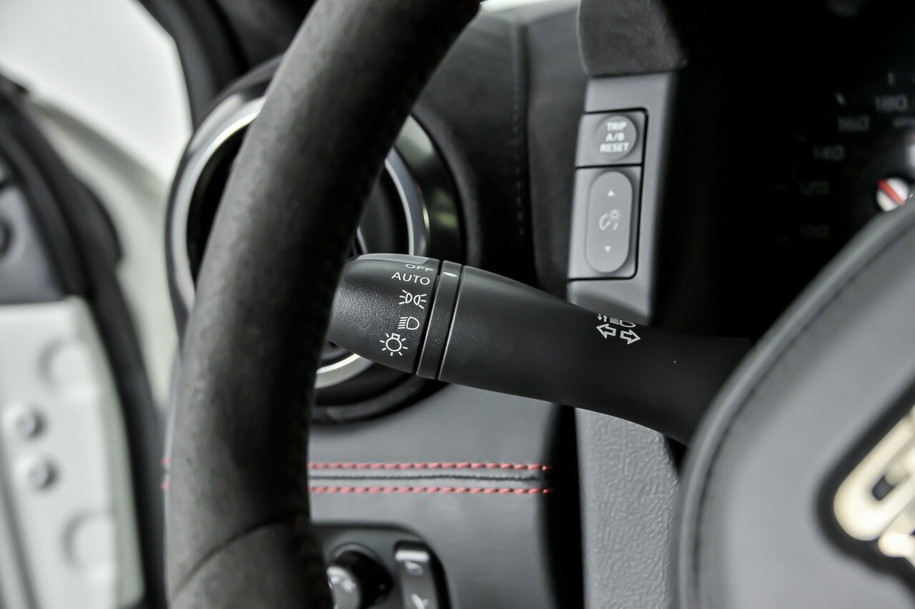 Used 2020 Nissan GT-R NISMO AWD/4WD image 27