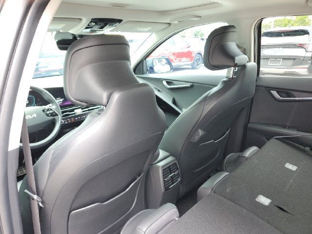 Certified 2023 Kia Niro SX Touring FWD image 9