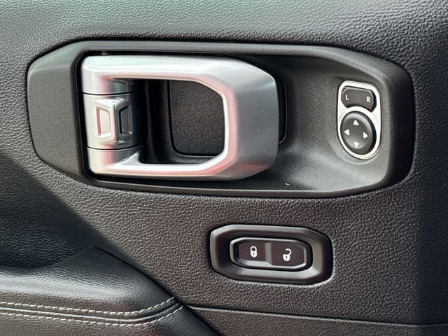 Used 2018 Jeep Wrangler Unlimited Sahara w/ Cold Weather Group image 22