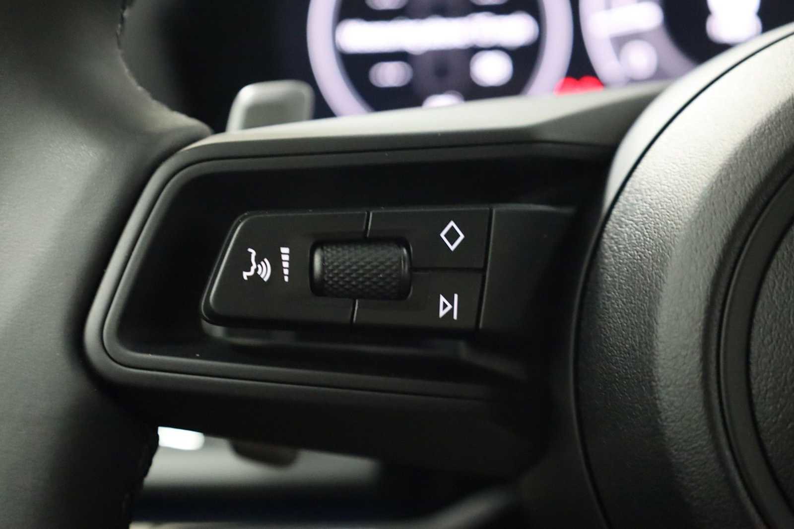 New 2025 Porsche Panamera 4 image 25