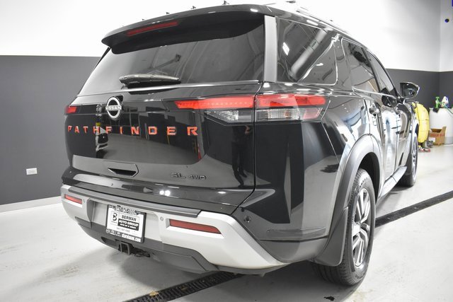 Used 2022 Nissan Pathfinder SL w/ Lighting Package (N92) image 8