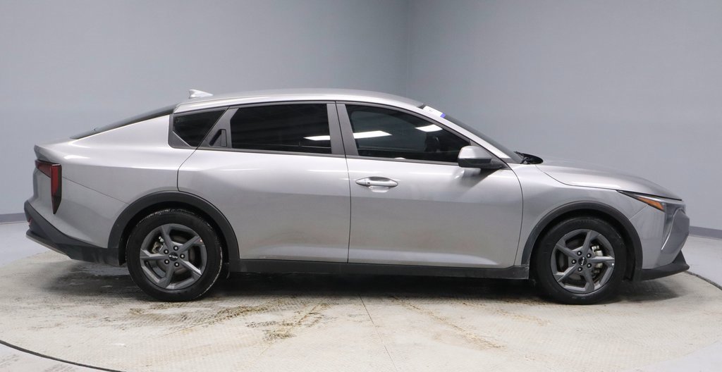 Used 2025 Kia K4 LXS image 11
