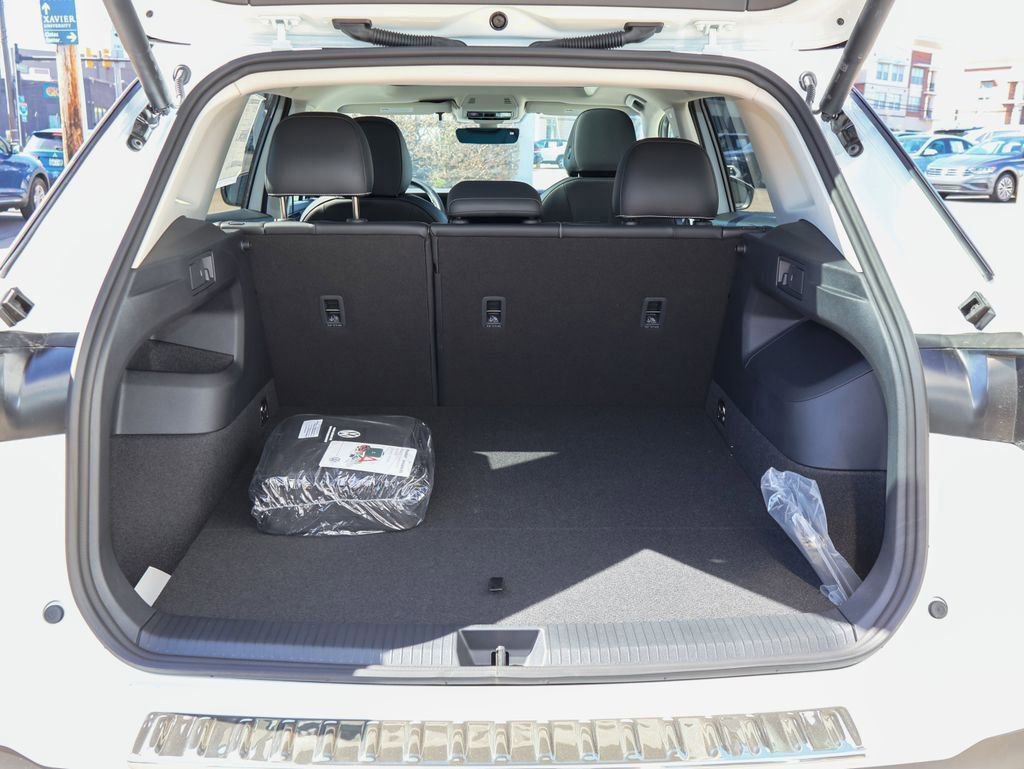 New 2026 Volkswagen Tiguan SE image 10